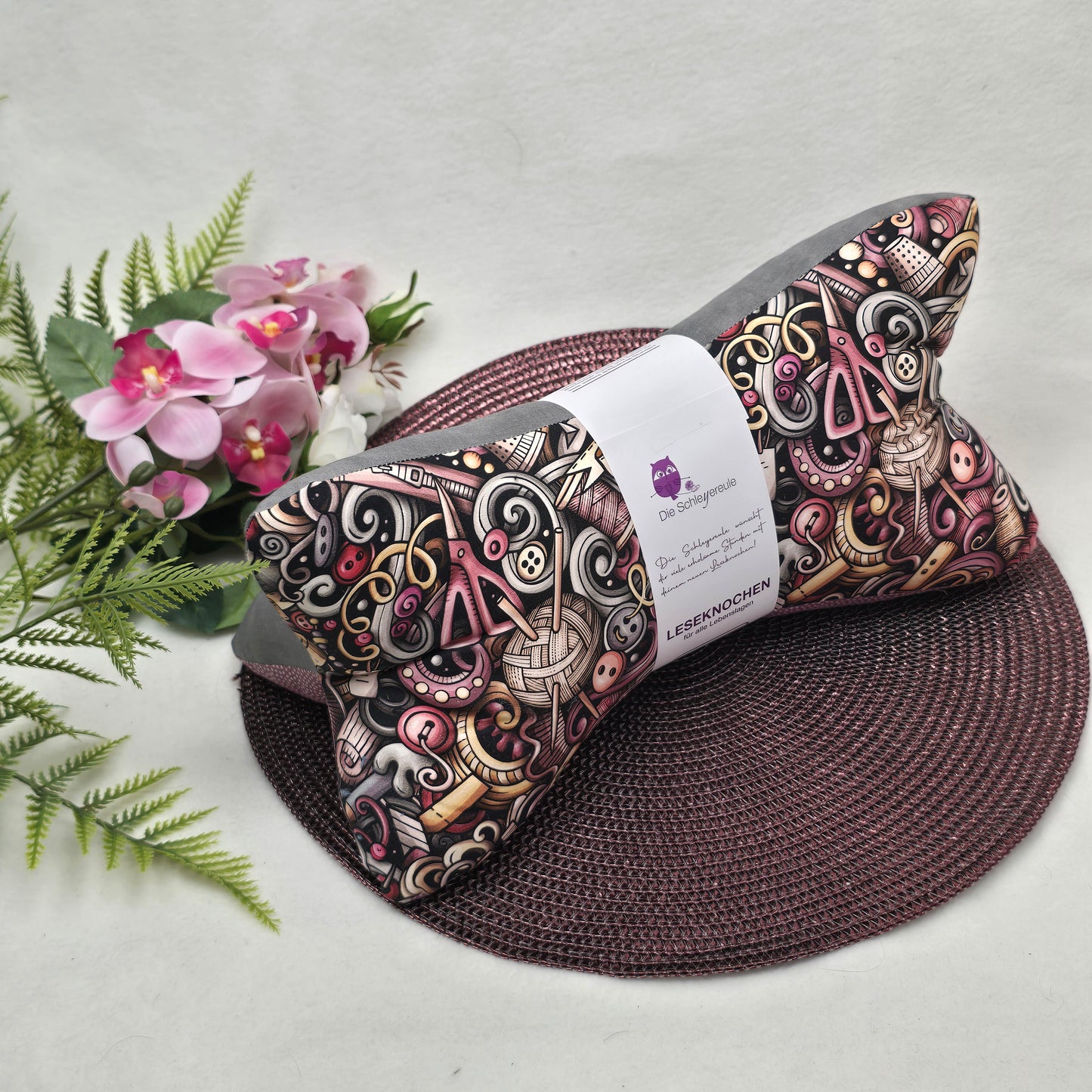 Leseknochen Handmade altrosa | Nackenkissen Nackenrolle Kissen Buchstütze Nackenhörnchen Deko waschbar