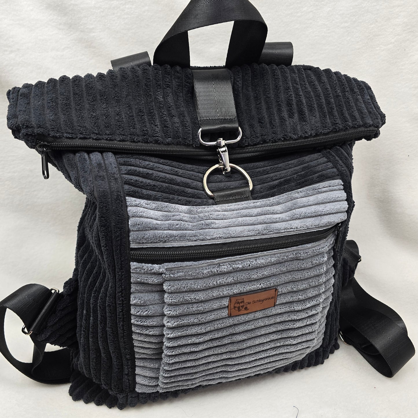 BackBert Handmade – Rucksack aus Cord, Gurt verstellbar, Geschenk für Frauen, Innen- u. Außentasche
