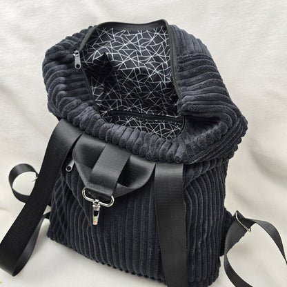 BackBert Handmade – Rucksack aus Cord, Gurt verstellbar, Geschenk für Frauen, Innen- u. Außentasche