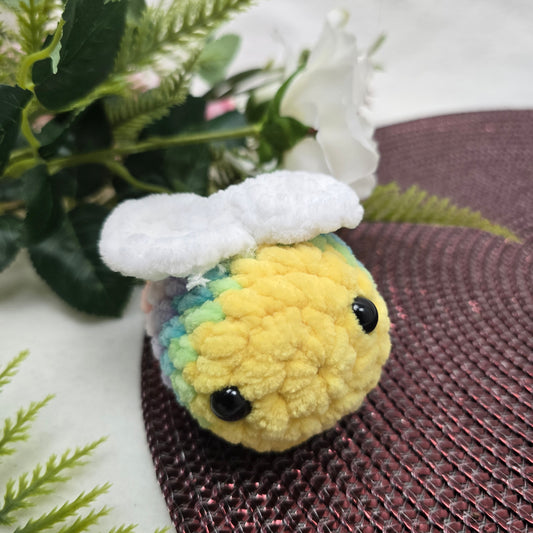 Mini Biene gelb/grün - Amigurumi Häkeltier