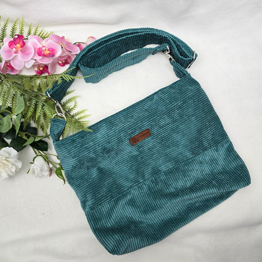 Cord-Handtasche CORDELIA grün | Einzelstück | Handtasche Umhängetasche samtig flauschig