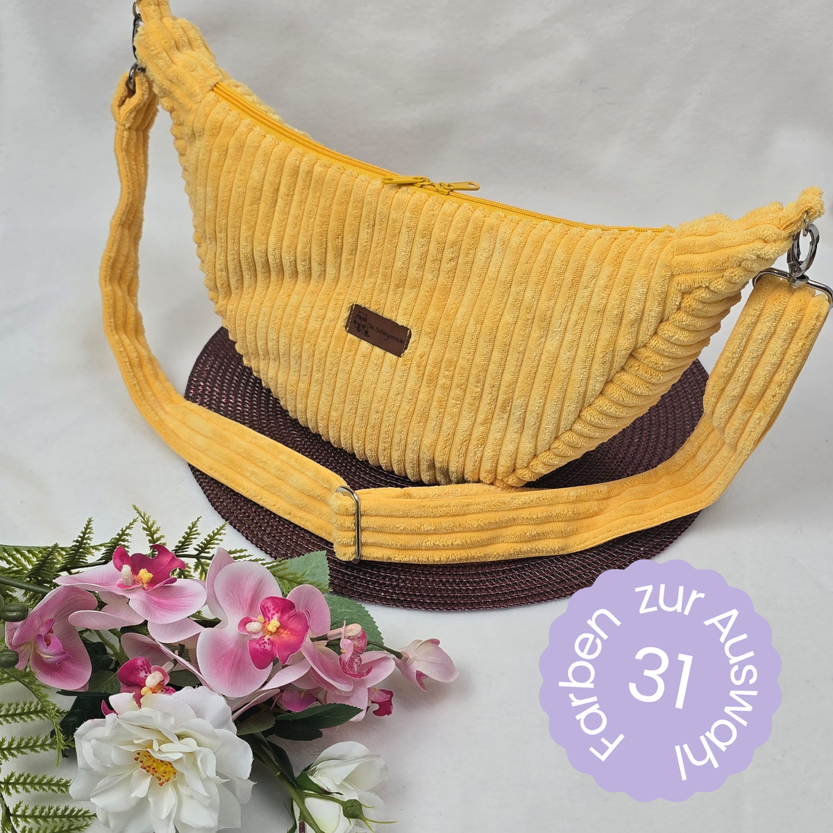 Moonika Chunky – handgemachte MoonBag aus Breitcord | Halbmondtasche mit austauschbarem Crossbody-Gurt
