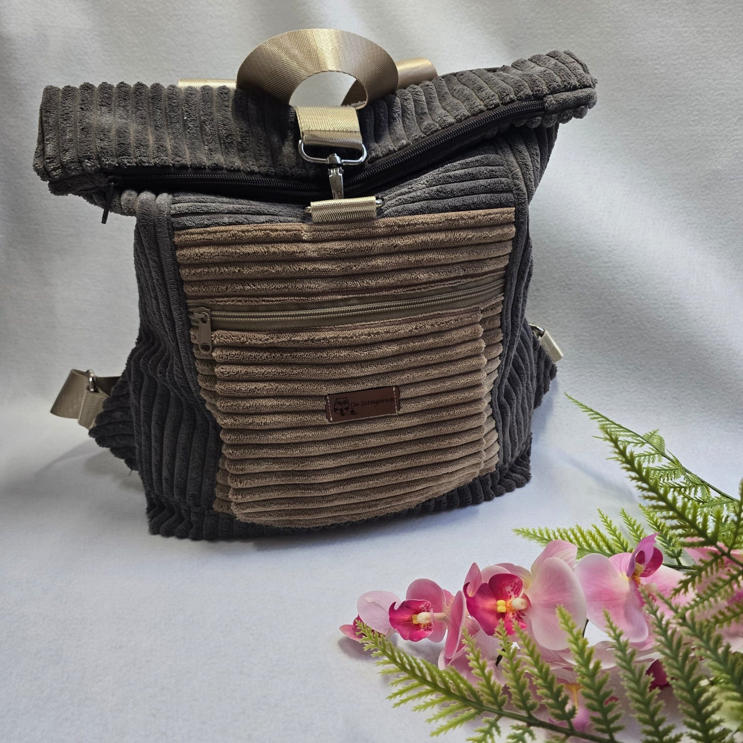 BackBert Handmade – Rucksack aus Cord, Gurt verstellbar, Geschenk für Frauen, Innen- u. Außentasche