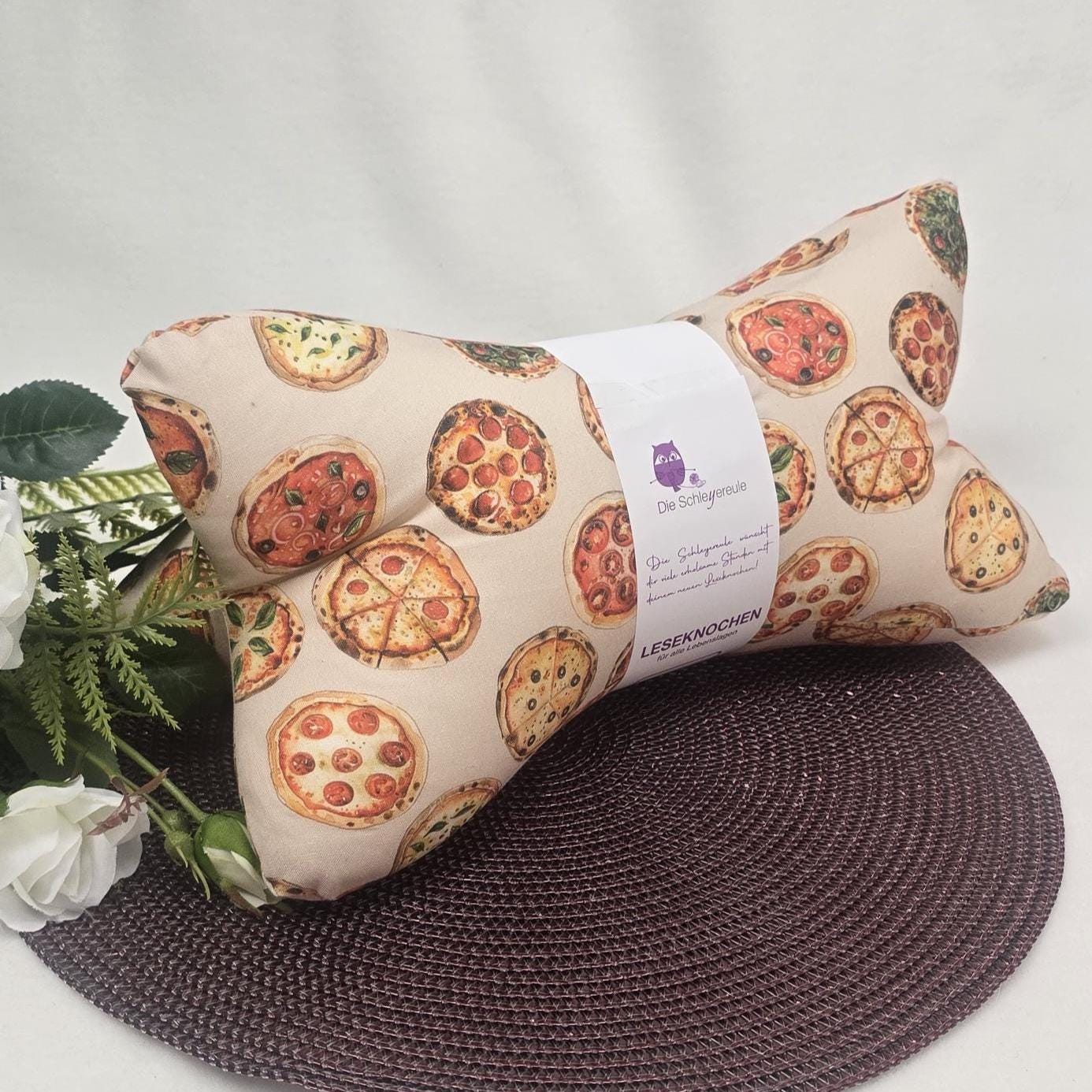 Leseknochen Pizza | Nackenkissen  Nackenrolle Kissen Tablethalter Buchstütze Nackenhörnchen Deko waschbar