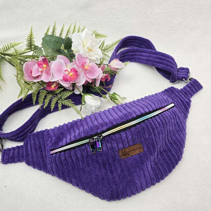 CrossBert Handmade Crossbody Bag – Umhängetasche aus Cord, rechts & links tragbar, Herbsttasche, Geschenk für Frauen, Innen- u. Außentasche