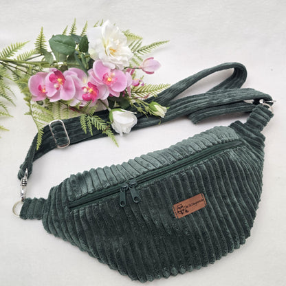 CrossBert Handmade Crossbody Bag – Umhängetasche aus Cord, rechts & links tragbar, Herbsttasche, Geschenk für Frauen, Innen- u. Außentasche