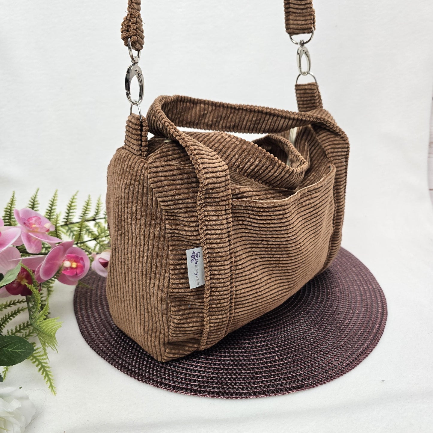 Cordtasche CORDULA | Handtasche | Umhängetasche | CrossBody | samtig flauschig Träger Innentaschen Außentaschen | 21 Farben